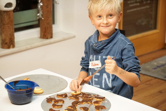 Kinder Plätzchenbacken