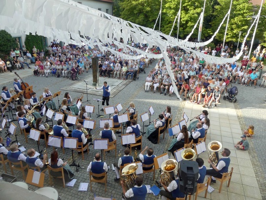 Serenade der Stadtkapelle Marktoberdorf auf dem Rathausplatz
